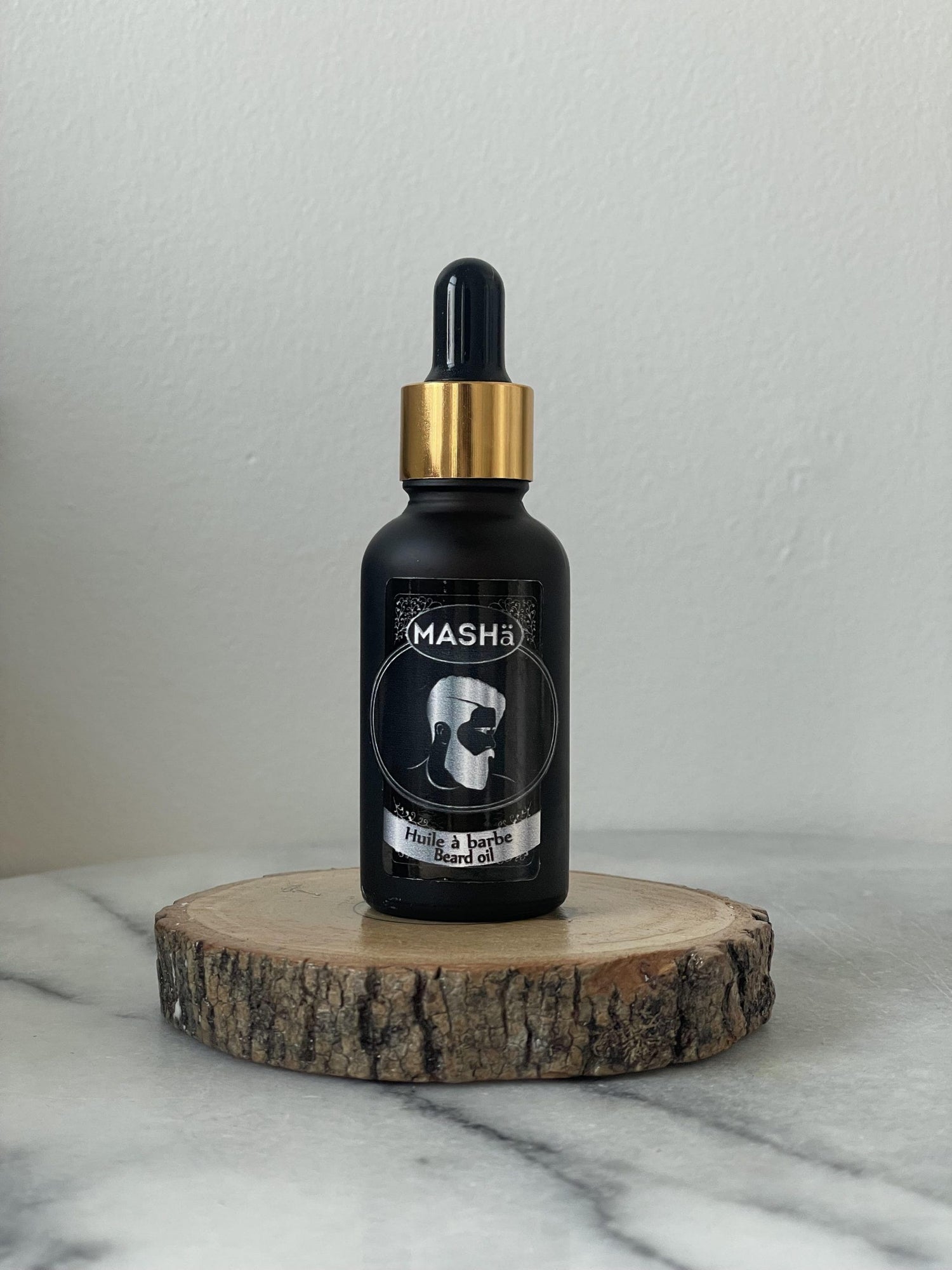 huile à barbe pour homme Mäsha 100% naturelle pour hydrater et coiffer la barbe 